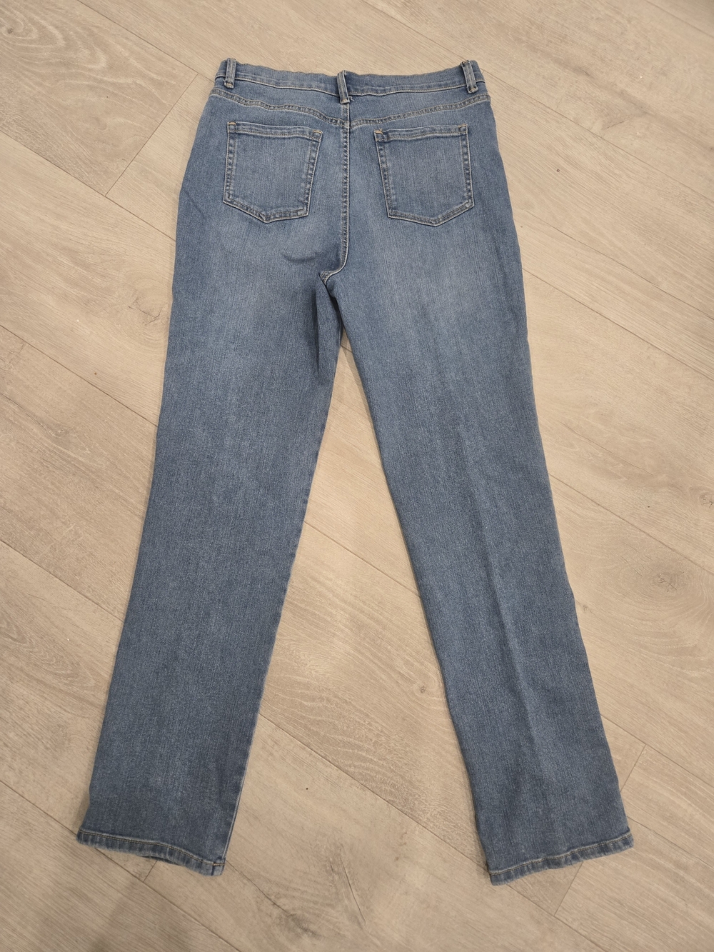 Gloria Vanderbilt Straight-Leg Jeans in Light Blue Denim